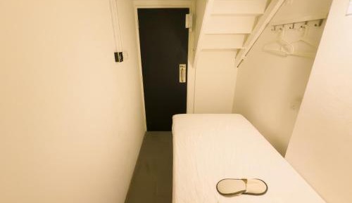 Single Room with Shared Bathroom