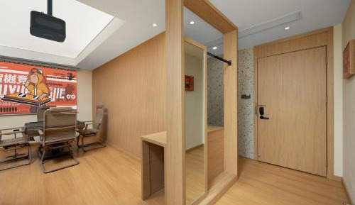 Economy Quadruple Room with Shared Bathroom