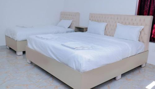 Deluxe King Suite