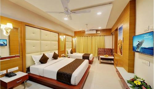 Deluxe Queen Suite