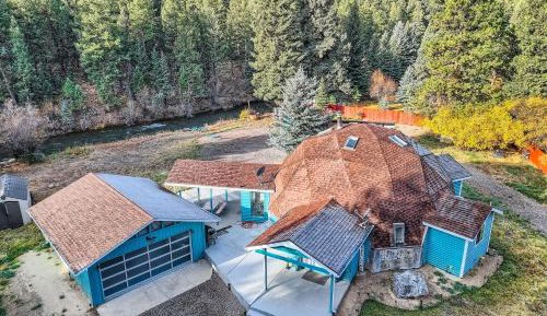 Four-Bedroom Holiday Home