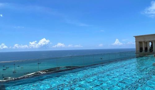 Two-Bedroom Apartment with Balcony and Sea View