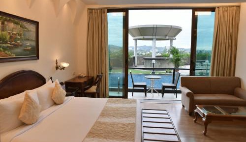 King Room with Mountain View