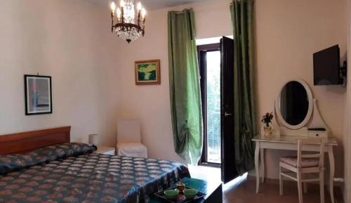 Triple Room with Private Bathroom
