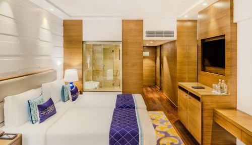 Deluxe Room City View Twin Bed