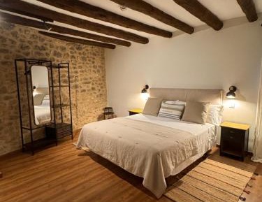 Studio Apartment with Queen Bed