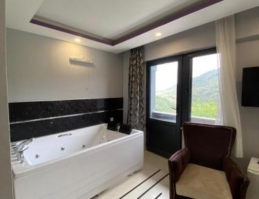 Double Room with Spa Bath