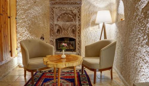 Superior Cave Suite 