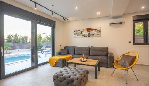 Five-Bedroom Holiday Home
