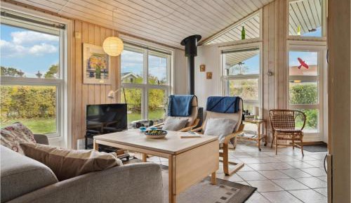 Three-Bedroom Holiday Home 
