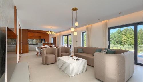 Five-Bedroom Holiday Home