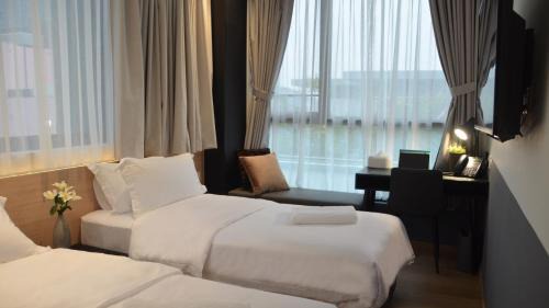 Standard Twin Room