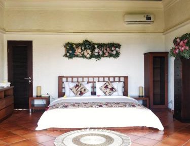 King Room with Mountain View