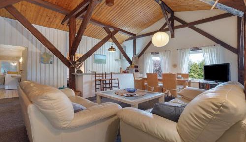 Three-Bedroom Superior Apartment