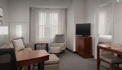 1 Bedroom 2 room Suite, 1 King, Sofa bed