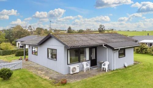 Three-Bedroom Holiday Home 