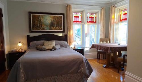 Queen Room