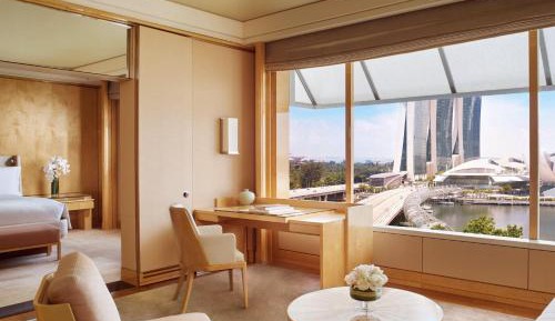 Club Premier Suite, 1 King Bed, Marina Bay View, Lounge Access