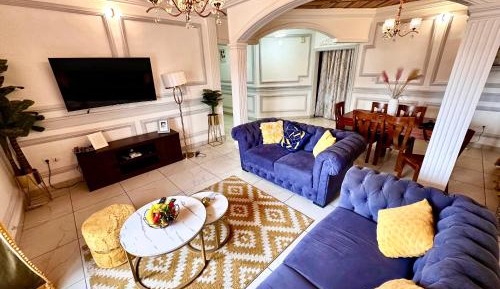 Two-Bedroom Deluxe Apartment with Balcony