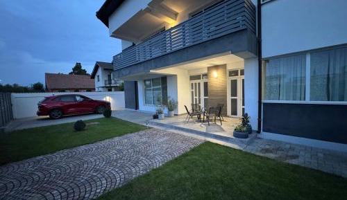 Three-Bedroom Apartment - High Floor