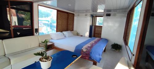 Deluxe Double Room with Shower