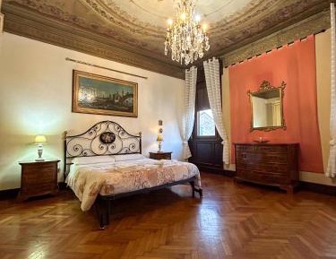 Standard Double Room with Shared Bathroom