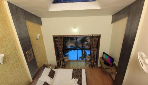 Valley Facing Suite with Mountain View