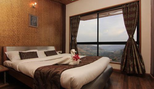 Junior Suite with Mountain View