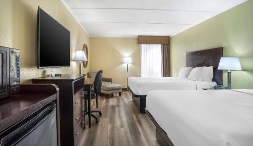 Queen Room with Two Queen Beds - Non-Smoking
