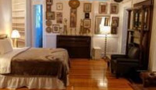 Deluxe Family Suite