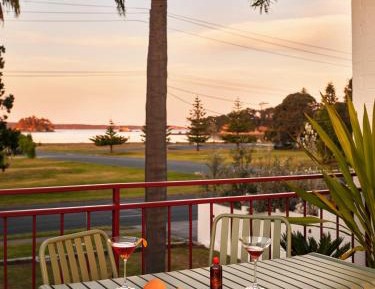 Two-Bedroom Apartment with Balcony and Sea View
