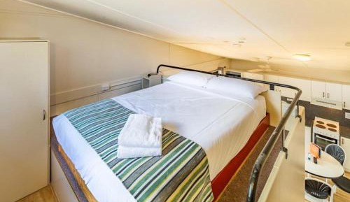 2 Bedroom Rosella Loft (Private External Bathroom)