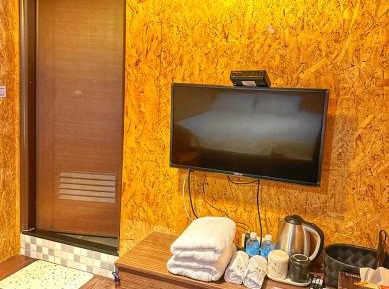 Deluxe Double Room with Shower