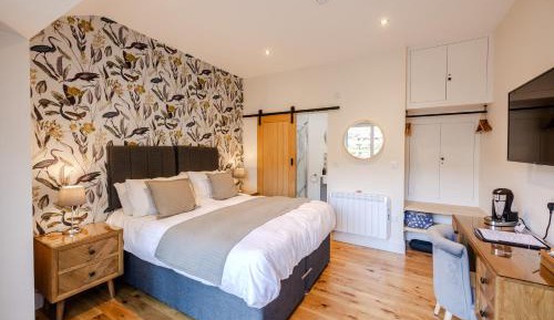 Double or Twin Room with Garden View