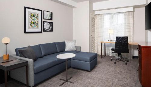 Deluxe King Suite with Sofa Bed