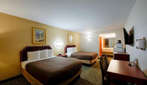 Queen Room with Two Queen Beds - Non-Smoking