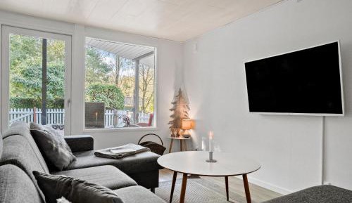 Three-Bedroom Holiday Home 