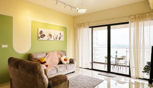 Four-Bedroom Apartment with Balcony 