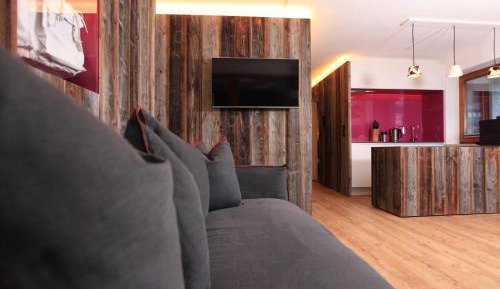 Deluxe Two-Bedroom Apartment