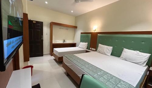 Triple Room with City View