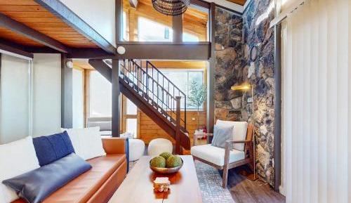 One-Bedroom Loft Apartment with Balcony