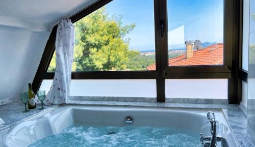 Superior Double Room with Big Hydromassage Bath and Balcony