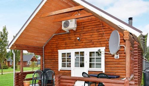 One-Bedroom Holiday Home