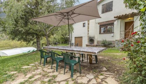 Villa with Garden View