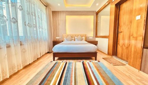 Suite with City View