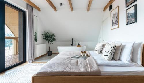  Studio with Bathtub