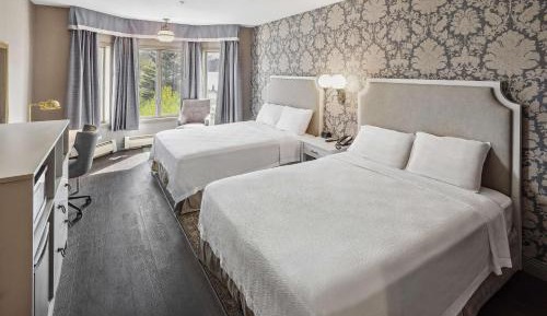Deluxe Queen Room with Two Queen Beds