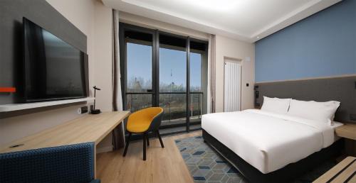 Standard King Room with Extra Floor Space
