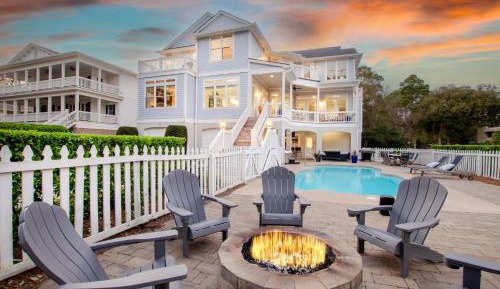 Seven-Bedroom House