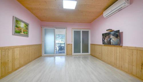 Studio 2